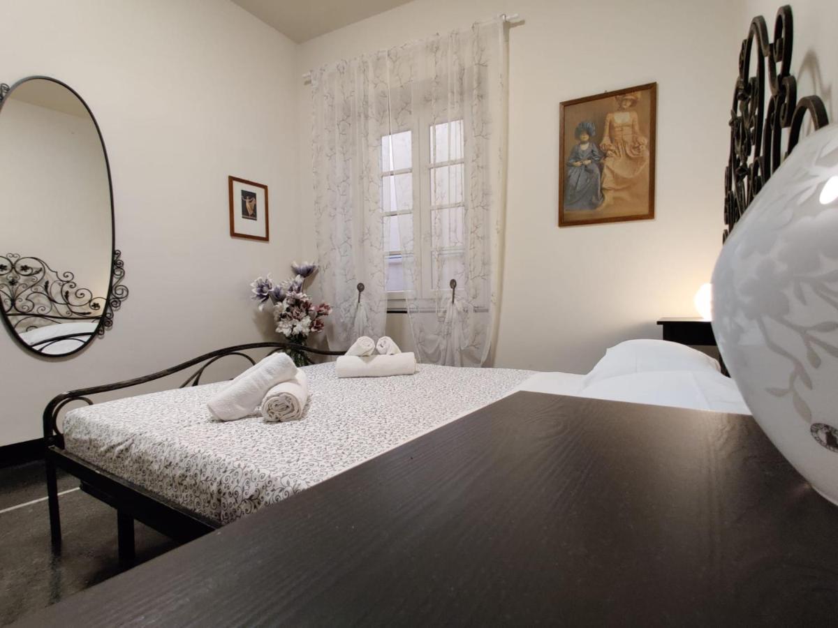 Apartment Doge Cambiaso- Davanti All'acquario - Grande Terrazza Privata - Palazzo Nobiliare Storico *
