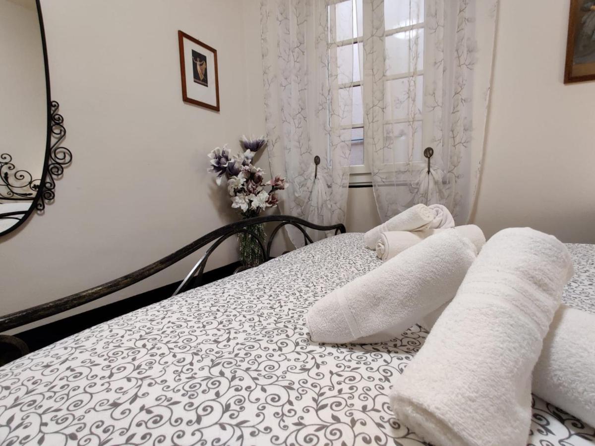 Apartment Doge Cambiaso- Davanti All'acquario - Grande Terrazza Privata - Palazzo Nobiliare Storico *